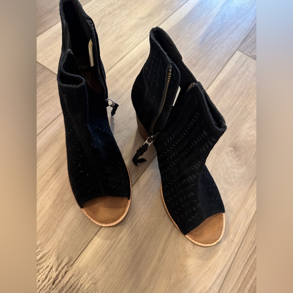 $ firm Toms majorca Black Bootie